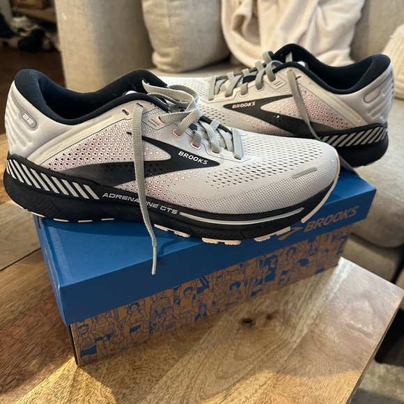 Brooks women’s adrenaline GTS 22 running shoes grey/rose/black size 10.5 - Picture 1 of 4